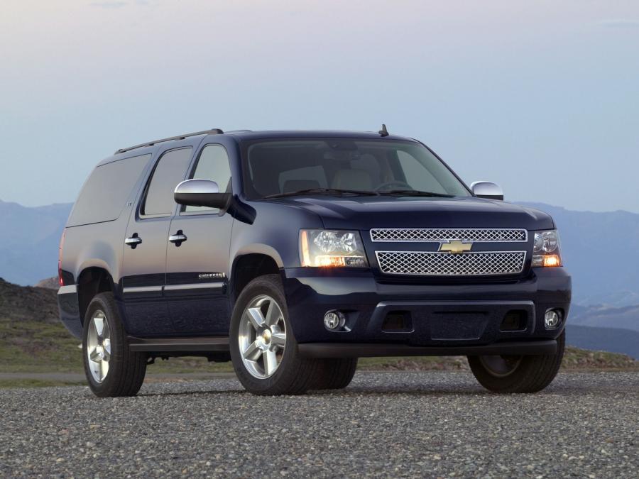  Chevrolet Suburban 2006 года  (фото 3 из 16)